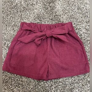 Burgundy girls shorts with bow and pockets